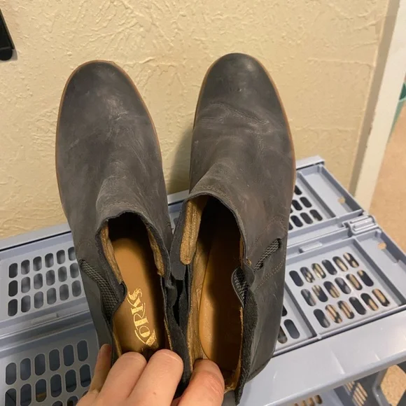 Korks Tea Stretch Ankle Bootie (Women), size 8 - Picture 5 of 8